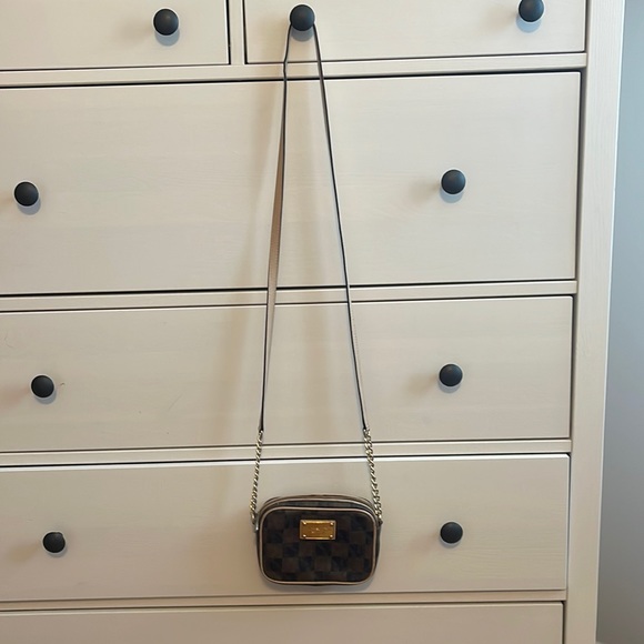 Michael Kors Monogram Crossbody - Picture 2 of 8